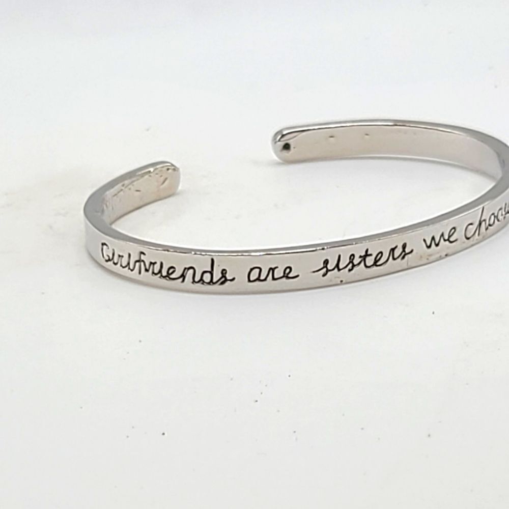 Girlfriends are the sisters we choose for ourselves bracelet